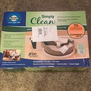 Automatic cleaning litter box